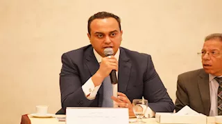 "الرعاية الصحية" توضح موقف "سيارات البورش الإسعافية": "لم تكلف الدولة جنيه واحد"