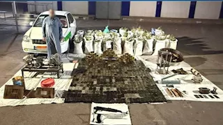 الداخلية تضبط عنصرًا إجراميًا بحوزته طن و445 كيلو مخدرات بقيمة 46 مليون جنيه