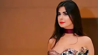 "بفستان مكشوف الضهر".. رانيا منصور تنشر صورًا رفقة شقيقتها وابنتها توانا