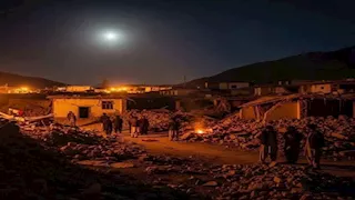 "إن بي سي": 250 قتيلا و500 جريح في زلزال بقوة 6 درجات  ضرب أفغانستان