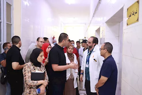 جولة مفاجئة تكشف قصورًا بمستشفى التأمين الصحي في المنيا