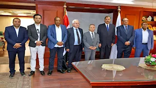 نقيب الأطباء يشكر محافظ سوهاج على تذليل المعوقات أمام القطاع الصحي