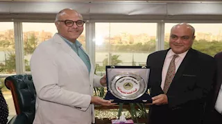 محافظ القليوبية يبحث تنفيذ برامج محو الأمية وربطها بالتمكين الاقتصادي (صور)