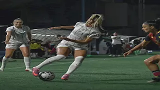 "بسبب ضفائر الشعر".. جماهير إيطاليا تهاجم أجمل لاعبة كرة قدم.. ما القصة؟