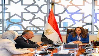 قبل افتتاح المتحف المصري الكبير.. الحكومة تبحث خطط تحقيق الحياد الكربوني