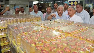 محافظ الإسماعيلية يتفقد مزرعة ومصنع للزراعات المتطورة بوادي الملاك بالتل الكبير