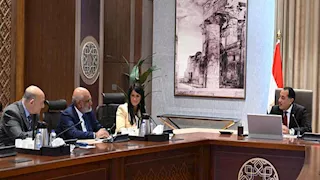 رئيس الوزراء يلتقي المدير التنفيذي لمصر بمجموعة البنك الدولي