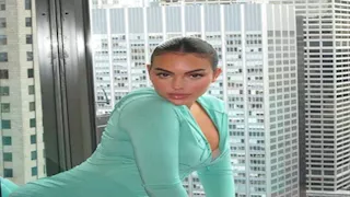 جورجينا تودع الصيف بـ 4 إطلالات جريئة ومختلفة والجمهور يعلق (صور)