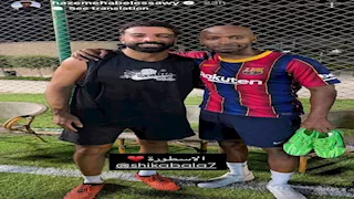 بقميص برشلونة.. شيكابالا يعود للملاعب مع نجوم الفن