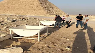 جمعية بروك وأوراسكوم يطلقان مبادرة لتركيب أحواض شرب للحيوانات العاملة بالأهرامات