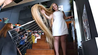 صاحبة أطول شعر في العالم.. من هي أولينا كوزينيوك؟