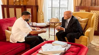 "بدخل الحمام وأعيط".. محمد صلاح يكشف دور والدته في مسيرته