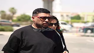 بالصور| ريهام عبدالغفور وخالد جلال ومحمد جمعة يشاركون بجنازة أرملة سيد مكاوي