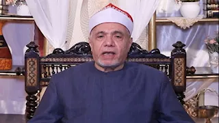شيخ يثير الجدل بقراءة القرآن بالتنغيم.. ونقيب القراء يحذر: ليست صحيحة
