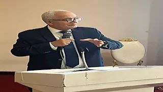 يتطلب تحولًا جذريًا.. وزير التعليم السابق يطرح رؤيته لمستقبل المناهج والمعلمين  