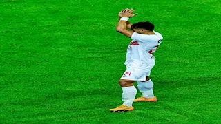 لاعب وحيد تلقى تحية جماهير الزمالك أمام المصري.. فمن هو؟ (فيديو)