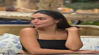 جريئة وأنيقة.. وئام مجدي تتألق بإطلالة كاجوال