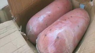 ضبط لحوم وسلع مجهولة المصدر وتحرير مخالفات في المخابز بالأقصر (صور)