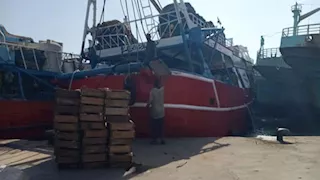 رزق البحر يبدأ بالفاتحة.. الصيادون يعودون لرحلات محفوفة بالمخاطر في خليج السويس