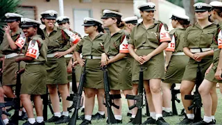 صحيفة عبرية تكشف: "عميلات الموساد" نفذن مهام سرية في قلب طهران