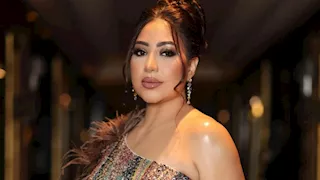 بوسي بإطلالة جريئة.. كيف نسقت اللوك؟