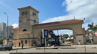 إصابة لاعب نادي سبورتنج بجروح إثر تحطم باب زجاجي خلال بطولة الإسكندرية للسباحة 