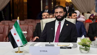 73×44.. لماذا أثارت كلمة الشرع في القمة العربية الجدل على مواقع التواصل؟