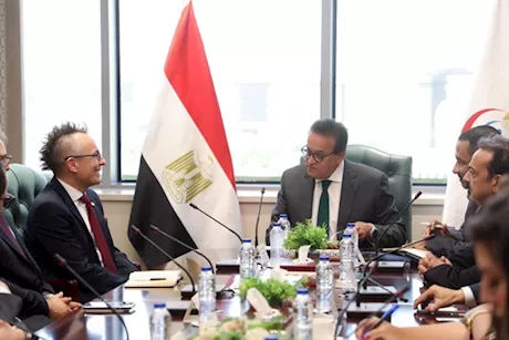 وزير الصحة يبحث التعاون مع "أليكسيون" في الأمراض النادرة