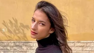 "آسفة للولد الجميل".. أميرة أديب تعتذر وتحذر لهذا السبب 