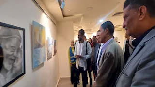 38 عملا فنيا.. قصور الثقافة تفتتح معرض "تجربة شخصية" بقنا 