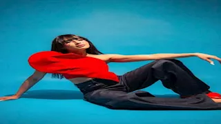 بالصور| ساندي بإطلالة كاجوال.. وتروج لأحدث أعمالها "قلبي اتهكر"