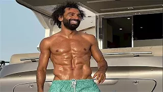 25 صورة ترصد كيف طوّر محمد صلاح بنيته الجسدية المذهلة