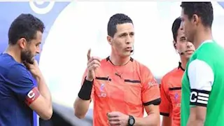 هل يعود محمود وفا لإدارة مباريات الأهلي في الدوري؟.. عصام عبدالفتاح يجيب 