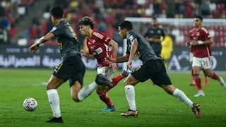 "قبل مباراة سيراميكا".. ماذا يفعل الأهلي بحضور الصافرة التحكيمية لمحمود البنا؟