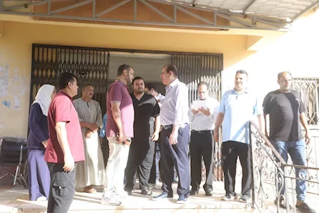 في زيارة مفاجئة.. نائب وزير الصحة يستبعد مدير مستشفى عن العمل لهذا السبب 