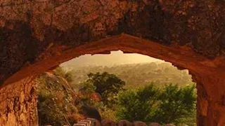 مزار الأثرياء.. حكاية قلعة مهجورة تحولت إلى أفخم فندق في العالم