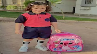 أحمد الشيخ يوثق أول يوم دراسة لابنته (صور)