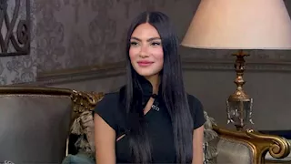 هدى المفتي بإطلالة إغريقية ملكية باللون الأبيض والذهبي تخطف الأنظار- سر اللوك