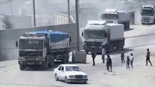 بعد مقتل إسرائيليين.. إسرائيل تعلق إدخال المساعدات من الأردن لغزة 