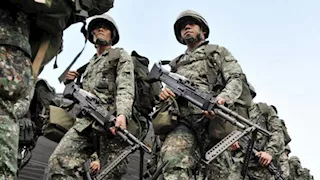 مقتل 4 أشخاص في هجوم على قاعدة عسكرية كولومبية