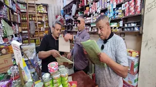 بالصور - حملة مكبرة بأسواق الخارجة تضبط سلعًا فاسدة ومخالفات 
