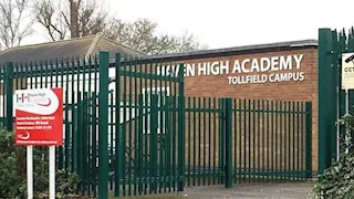 تلفزيون مجانا مقابل الحضور.. مدرسة تثير الجدل بمكافأة غير تقليدية