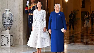 انتصار السيسي تشكر "ملك وملكة إسبانيا" على منحها "الوسام التكريمي"