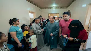 توقيع الكشف على 970 مواطنا خلال قافلة طبية مجانية في سوهاج -صور