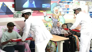 صور | الداخلية تحتفل بالمولد النبوي وتوزع الحلوى على الأطفال والمسنين والعمال