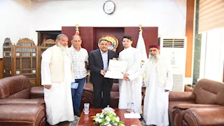 محافظ مطروح يكرم شابًا أعاد 45 ألف جنيه لصاحبها في حادث قطار الضبعة