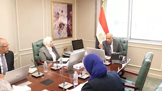  وزير الكهرباء يستعرض مستجدات تنفيذ مشروعات الطاقات الجديدة والمتجددة