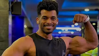 "الاهالي قطعوا العربية علشان يخرجوا جثثهم".. مأساة وفاة البلوجر الرياضي "كماتشو" وصديقه