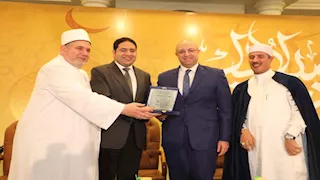 محافظ بني سويف يشارك الصوفية احتفالهم بالمولد النبوي (صور)