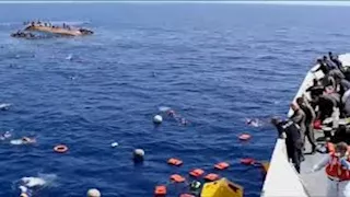 وفاة وفقدان 61 شخصًا جراء غرق قارب قبالة السواحل الليبية